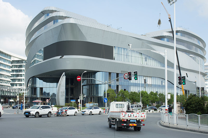 国家会展中心周边道路交通信号灯、交通标志、LED可变车道标志等交通安全设施工程项目